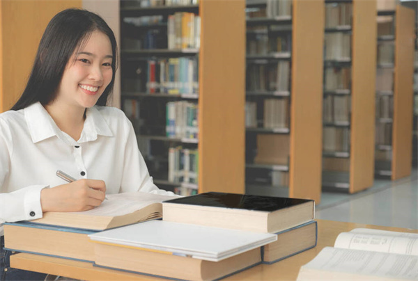 四川外國(guó)語(yǔ)大學(xué)成都大學(xué)是985還是211