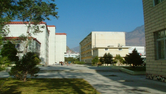 四川省甘孜衛(wèi)生學校