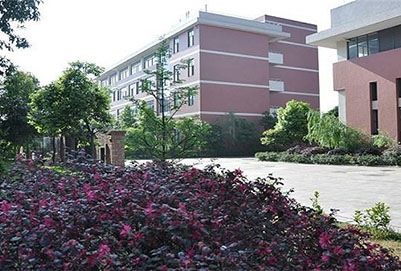  都江堰職業(yè)中學(xué)宿舍條件、周邊環(huán)境如何？