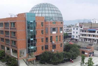  貴州省貴陽市中山科技學(xué)校具體位置在哪兒？