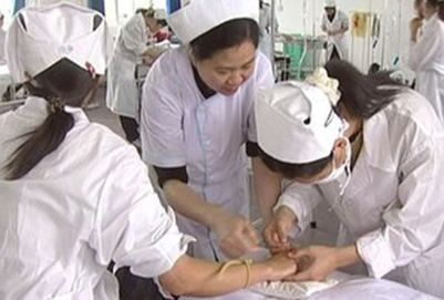 重慶衛(wèi)生學(xué)校護(hù)理專業(yè)對(duì)比分析