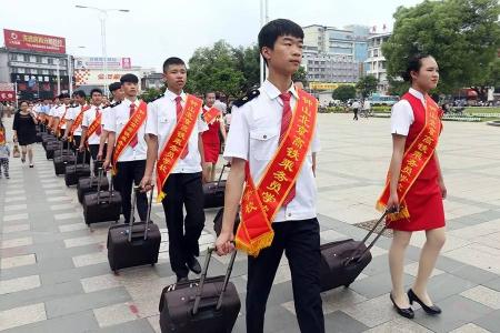 成都好一點的高鐵乘務(wù)專業(yè)學(xué)校有哪些,四川鐵路職業(yè)學(xué)校