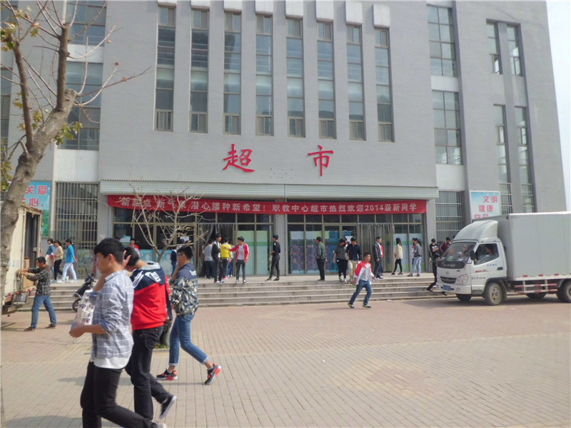泰安市文魯汽車美容服務(wù)有限公司學(xué)費(fèi)多少？
