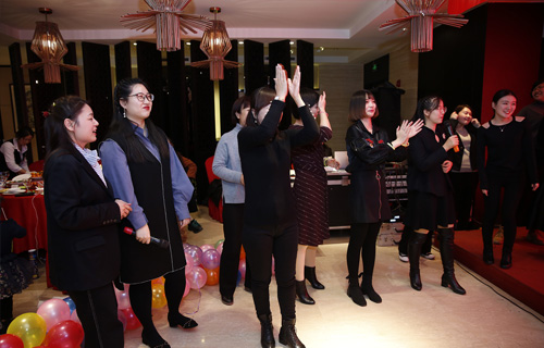 只爭朝夕，不負韶華——創(chuàng)元教育集團2020年年會回顧