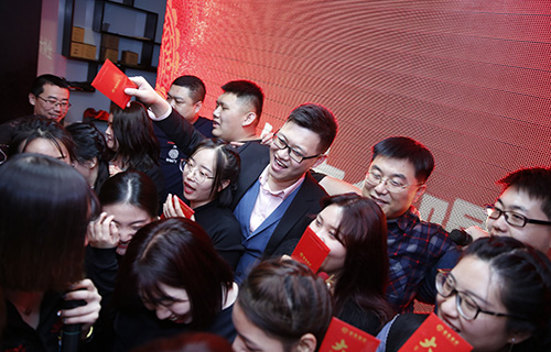 只爭朝夕，不負韶華——創(chuàng)元教育集團2020年年會回顧