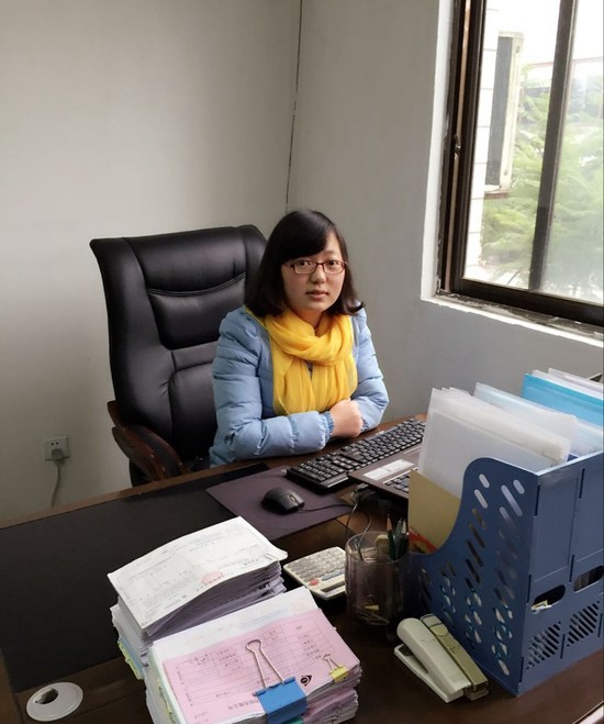 樂山市計(jì)算機(jī)學(xué)校會(huì)計(jì)專業(yè)優(yōu)秀畢業(yè)生：萬(wàn)春平