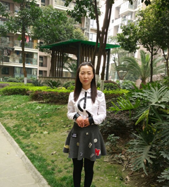樂山市計(jì)算機(jī)學(xué)校會(huì)計(jì)專業(yè)優(yōu)秀畢業(yè)生：譚萬(wàn)睿