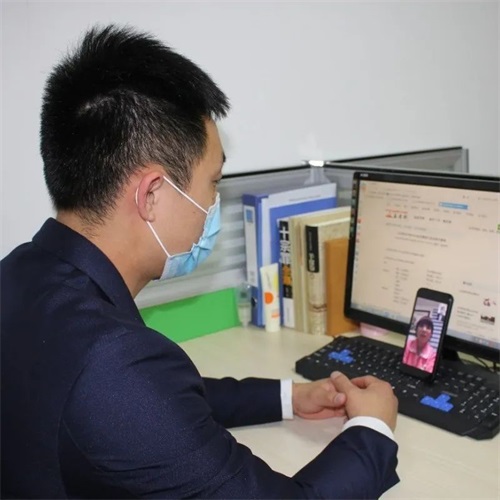 濟(jì)南應(yīng)用技術(shù)學(xué)校：心疼，班主任的一天