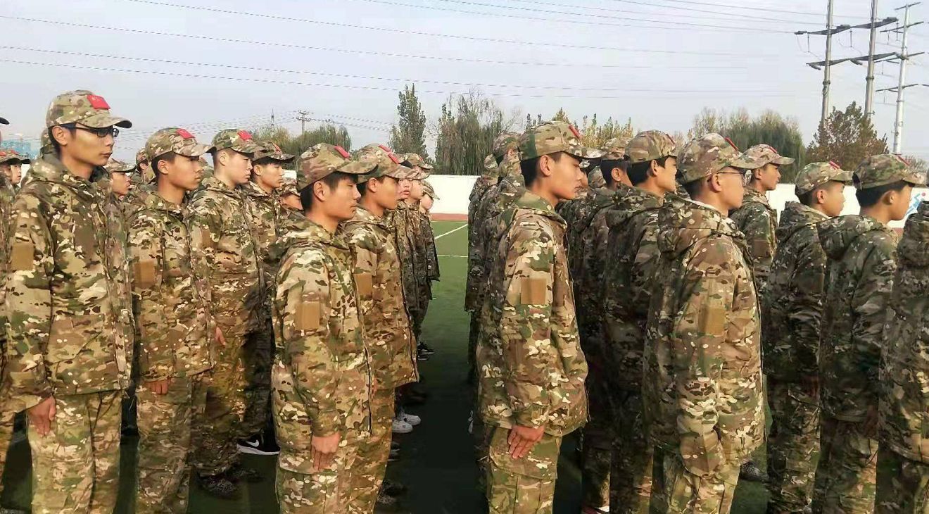 揮灑青春汗水，綻放軍人風貌——記山東冶金技師學院軍校職教學院訓練風采