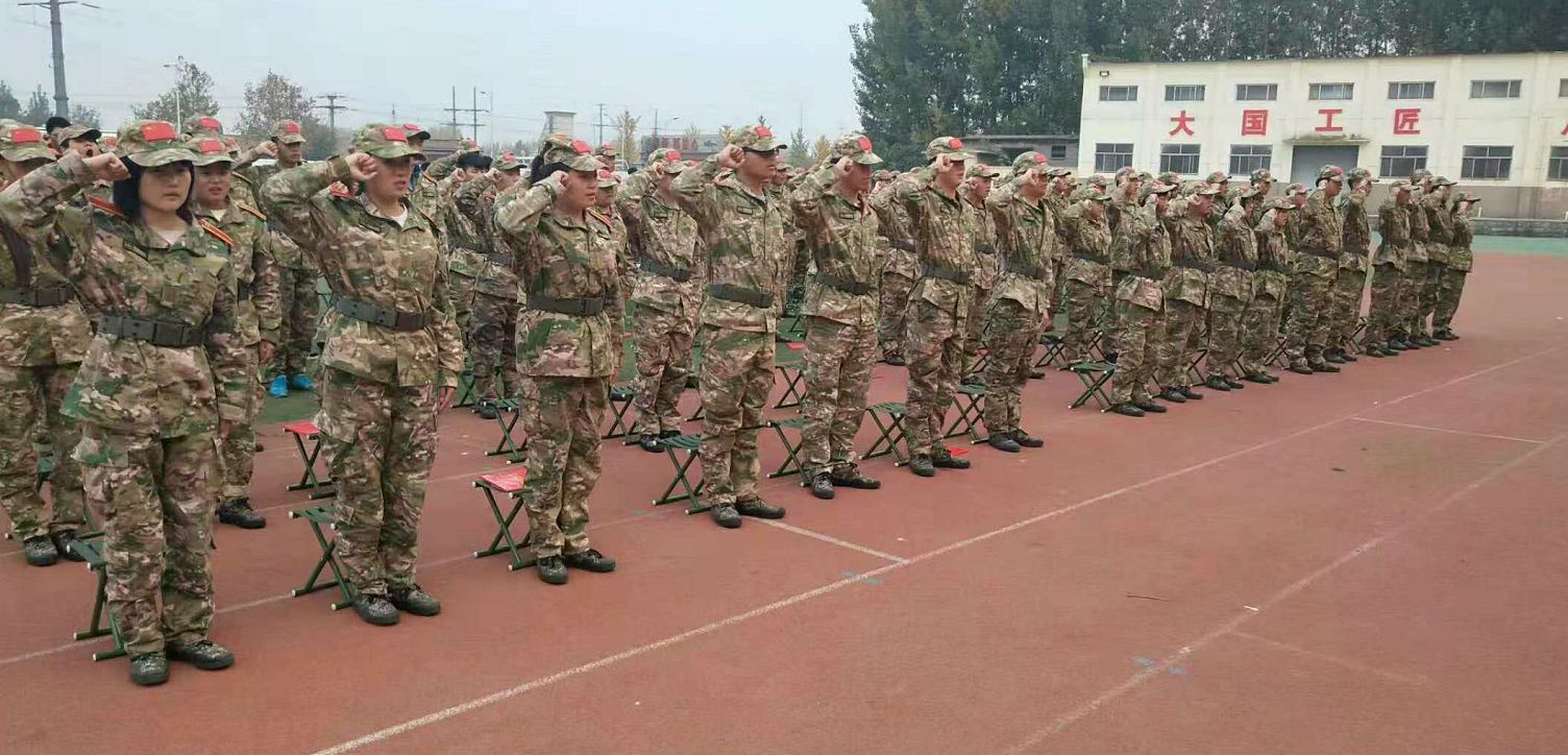 揮灑青春汗水，綻放軍人風貌——記山東冶金技師學院軍校職教學院訓練風采