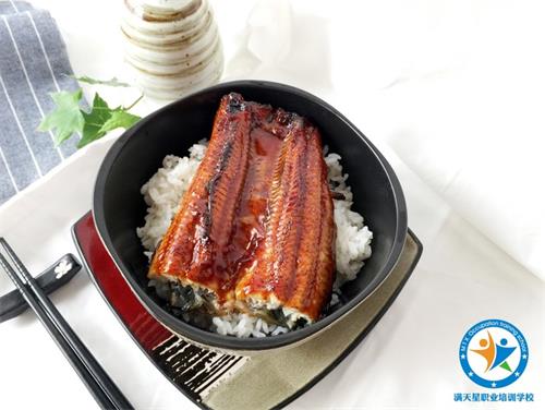 在青島學(xué)日韓料理去哪好？