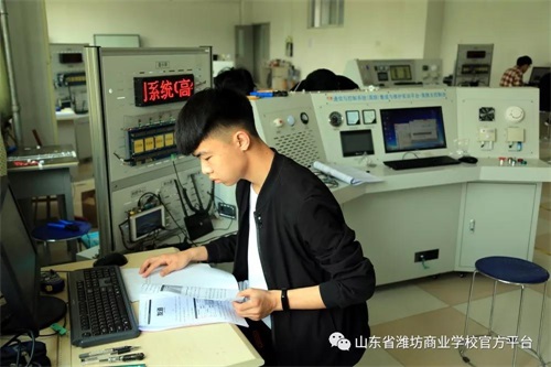 全國(guó)冠軍奪首金，山東省濰坊商業(yè)學(xué)校高鐵厲害啦！