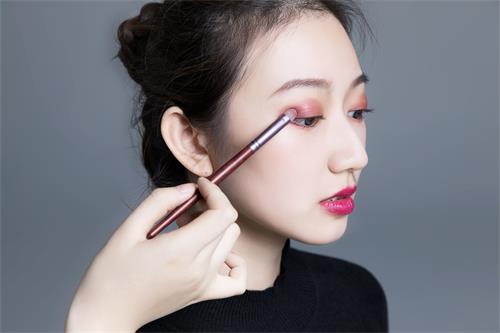 山東淄博星火職業(yè)培訓(xùn)學(xué)院美容培訓(xùn)中心都有什么專業(yè)？