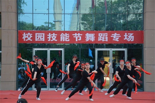 州智科技工學(xué)校第十四屆“人人登臺參與、秀展技能特長、弘揚(yáng)自強(qiáng)信心”技能節(jié)  