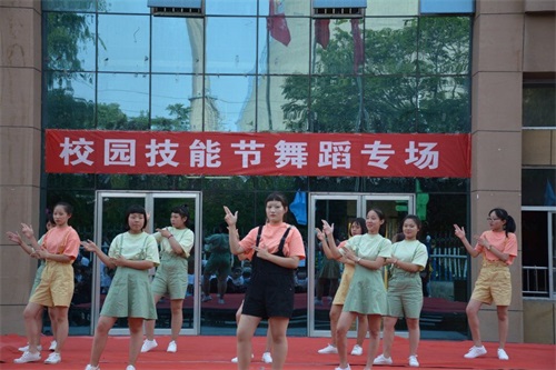 州智科技工學(xué)校第十四屆“人人登臺參與、秀展技能特長、弘揚(yáng)自強(qiáng)信心”技能節(jié)  