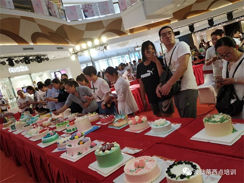 祝賀煙臺(tái)波絲蒂糕點(diǎn)培訓(xùn)學(xué)校2019“波絲蒂杯”第三屆西點(diǎn)創(chuàng)新大賽圓滿舉行！