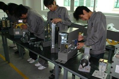 山東藍(lán)海學(xué)校也開設(shè)了電工焊工專業(yè)嗎？