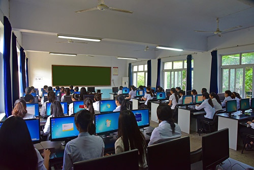  女生讀電子商務(wù)專業(yè)怎么樣？電子商務(wù)工資多少？