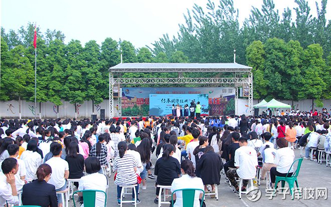 成都希望職校師生共赴一場(chǎng)穿越千年的“國(guó)學(xué)”之約