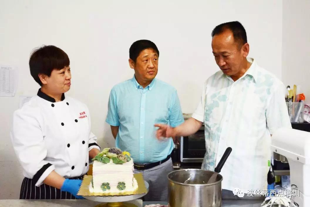 西藏日喀則市職業(yè)技能服務(wù)中心代表團(tuán)到波絲蒂西點(diǎn)學(xué)校調(diào)研學(xué)習(xí)