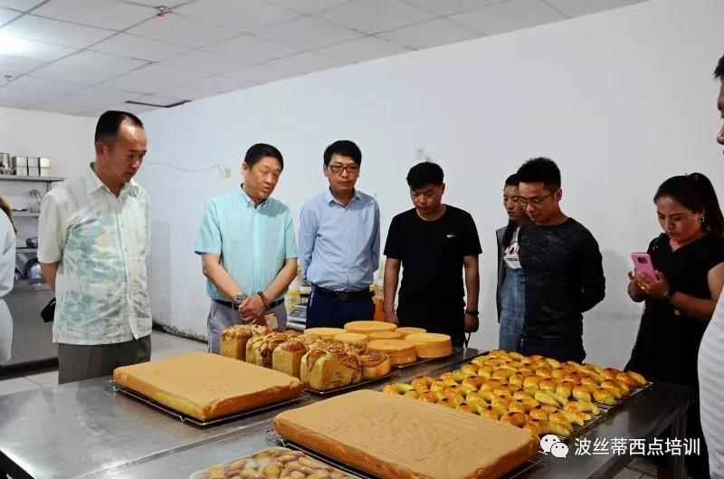 西藏日喀則市職業(yè)技能服務(wù)中心代表團(tuán)到波絲蒂西點(diǎn)學(xué)校調(diào)研學(xué)習(xí)