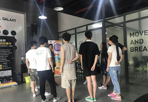 重慶電子工程職業(yè)學院國貿(mào)學生到杭州跨境電商公司實習