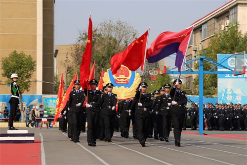 軍訓閱兵展風采，颯爽英姿致青春——金盾司法學?！皯c祝建國71周年暨2021年校閱式”大會隆重舉行