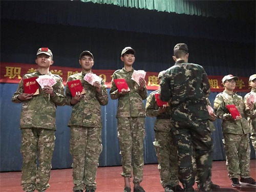 世界上沒有好的教育，只有適合的教育-------軍校職教中心（學(xué)院）