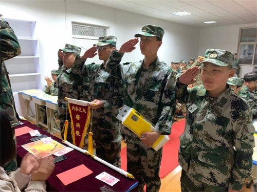 世界上沒有好的教育，只有適合的教育-------軍校職教中心（學(xué)院）