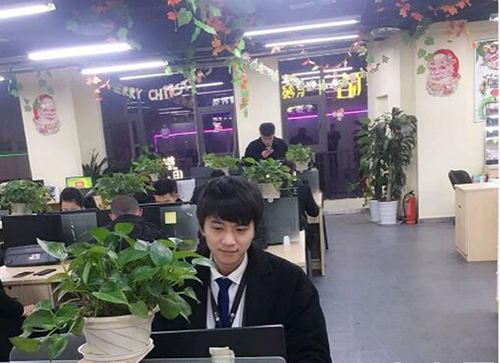 重慶運輸職院學生就職于重慶跨境電商產(chǎn)業(yè)園