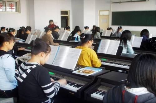 貴陽幼師專業(yè)和護(hù)理專業(yè)哪個(gè)好