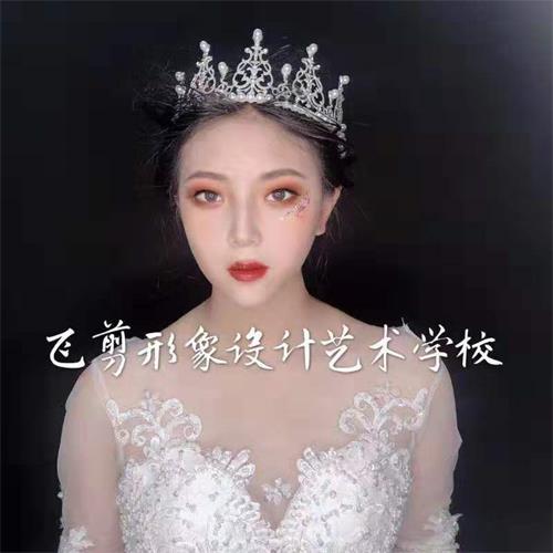 德州哪所學(xué)校開(kāi)設(shè)了燙染課程班？