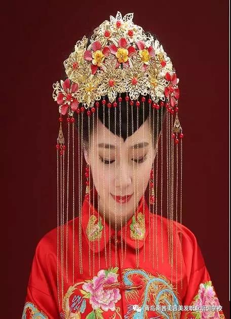 中式嫁衣“秀禾妝”如何畫出來(lái)？