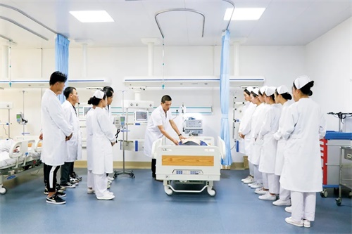 山東龍口礦業(yè)集團高級技工學(xué)校收初中畢業(yè)生嗎？